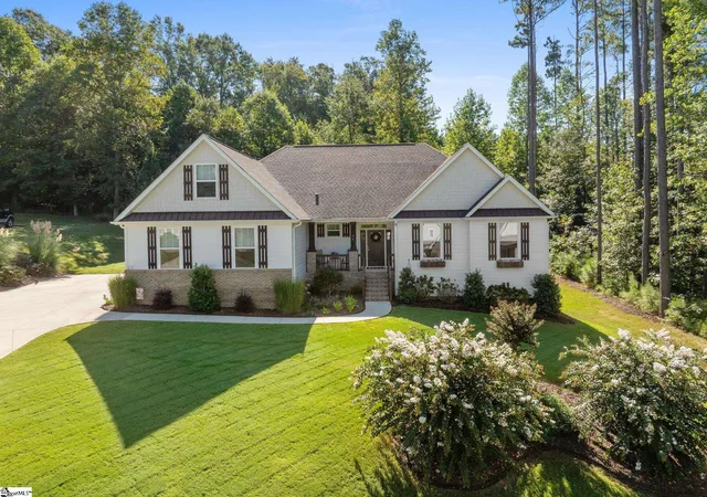 Photo 2 of Single family home for sale at 35 Pinerock Dr, Travelers Rest, SC 29690 | MLS# 1603696 | Listing updated on 2026-09-14
