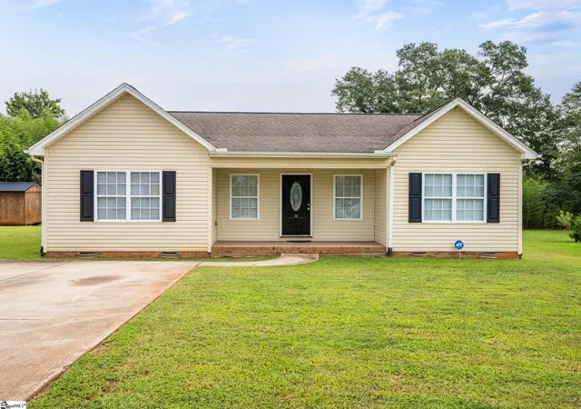 Photo 2 of Single family home for sale at 10 Katie Dr, Greenville, SC 29617 | MLS# 1602302 | Listing updated on 2026-09-18