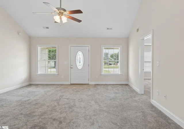Photo 4 of Single family home for sale at 10 Katie Dr, Greenville, SC 29617 | MLS# 1602302 | Listing updated on 2026-09-18