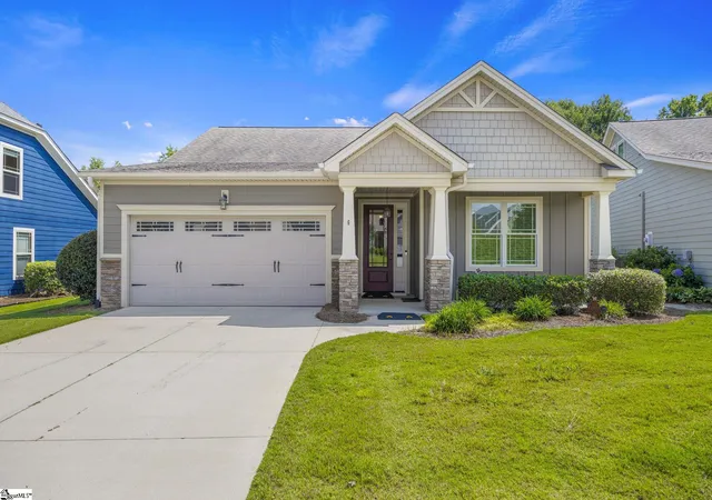 Photo 1 of Single family home for sale at 6 Belle Oaks Dr, Simpsonville, SC 29680 | MLS# 1603009 | Listing updated on 2026-09-04