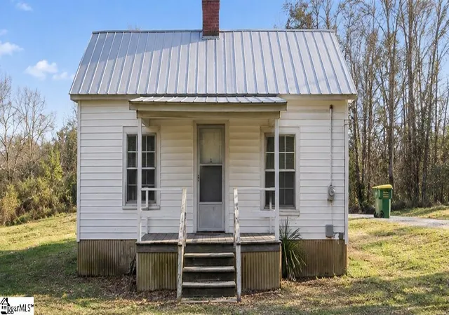 Photo 1 of Single family home for sale at 233 Cater St, Belton, SC 29627 | MLS# 1603269 | Listing updated on 2026-09-09
