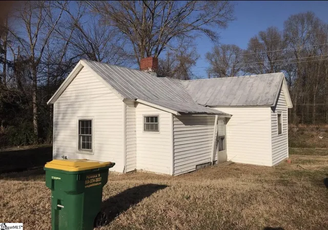Photo 4 of Single family home for sale at 233 Cater St, Belton, SC 29627 | MLS# 1603269 | Listing updated on 2026-09-09