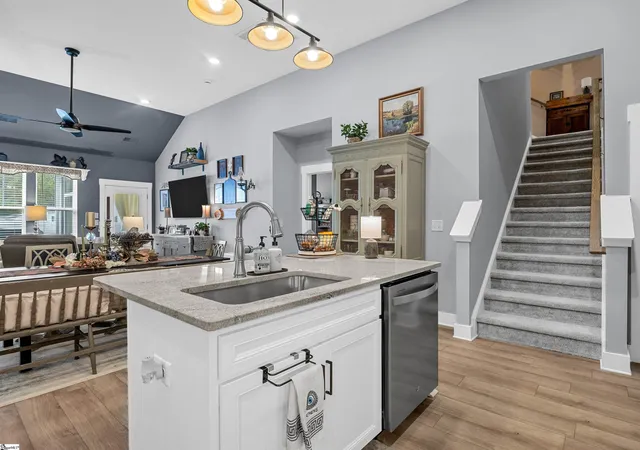 Photo 4 of Townhouse for sale at 105 Thornfield Dr, Greenville, SC 29605 | MLS# 1603578 | Listing updated on 2026-09-11