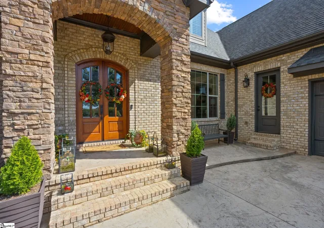 Photo 2 of Single family home for sale at 105 Ascot Dr, Greer, SC 29651 | MLS# 1605664 | Listing updated on 2026-10-07