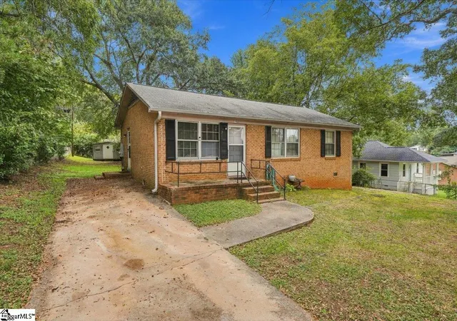 Photo 2 of Single family home for sale at 103 Beth St, Greer, SC 29651 | MLS# 1604976 | Listing updated on 2026-10-16