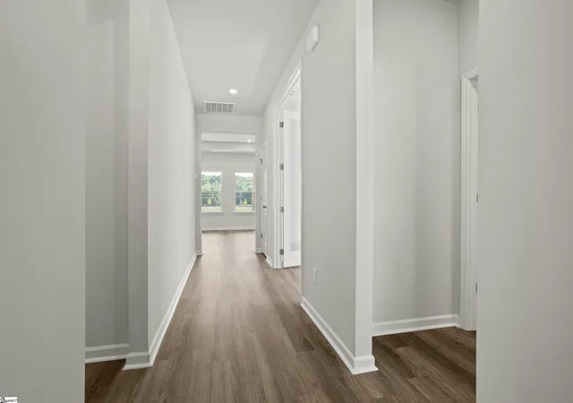 Photo 3 of Sale Pending at 20 Red Bank Rd #401, Simpsonville, SC 29681 | MLS# 1599162 | Listing updated on 2026-10-18