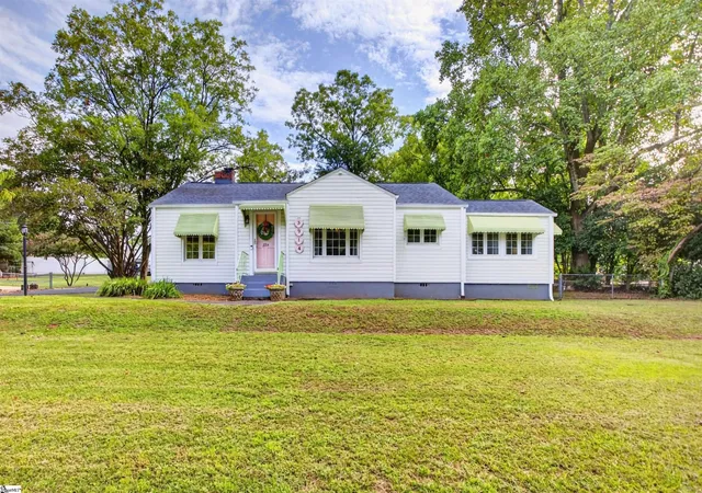 Photo 2 of Single family home for sale at 3914 Brushy Crk Rd, Greer, SC 29650 | MLS# 1604676 | Listing updated on 2026-10-08