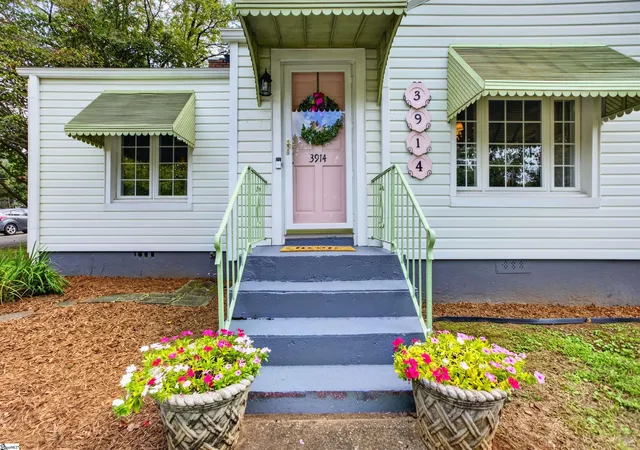 Photo 3 of Single family home for sale at 3914 Brushy Crk Rd, Greer, SC 29650 | MLS# 1604676 | Listing updated on 2026-10-08