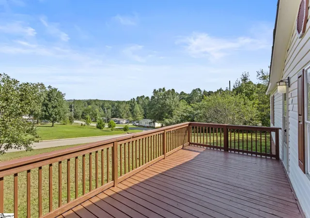 Photo 3 of Manufactured home for sale at 101 Redfern Ct, Easley, SC 29640 | MLS# 1602786 | Listing updated on 2026-09-17