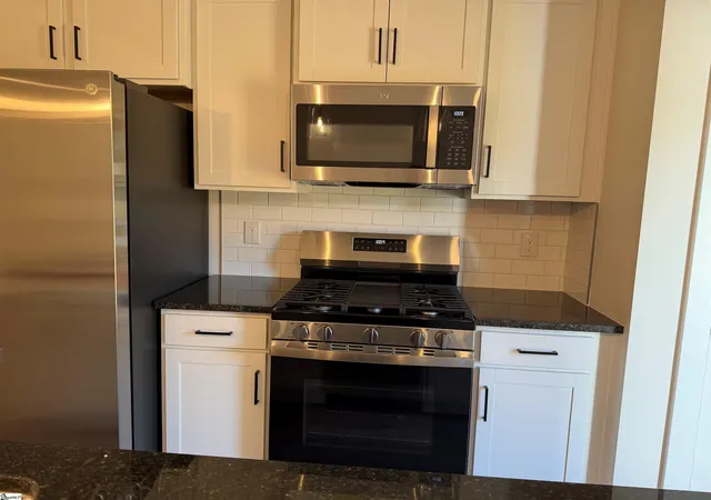 Photo 3 of Townhouse for sale at 413 Alicat Dr, Simpsonville, SC 29680 | MLS# 1605082 | Listing updated on 2026-10-09