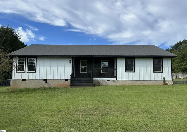 Photo 2 of Single family home for sale at 585 Cannon Ford Rd, Inman, SC 29349 | MLS# 1579500 | Listing updated on 2026-10-19