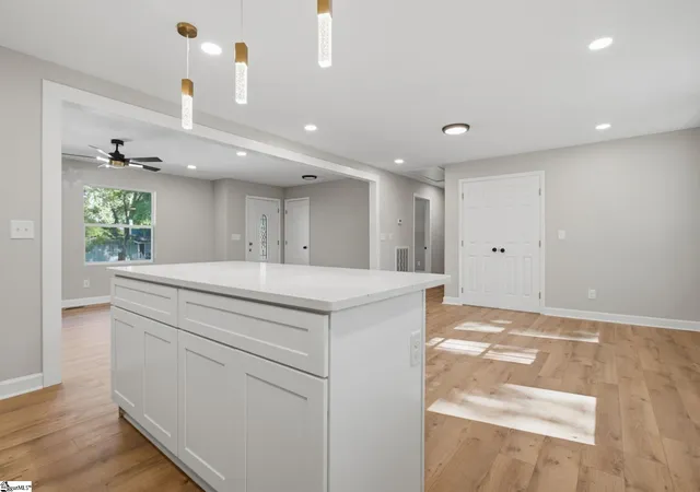 Photo 3 of Single family home for sale at 329 Amherst Dr, Spartanburg, SC 29306 | MLS# 1606374 | Listing updated on 2026-10-15