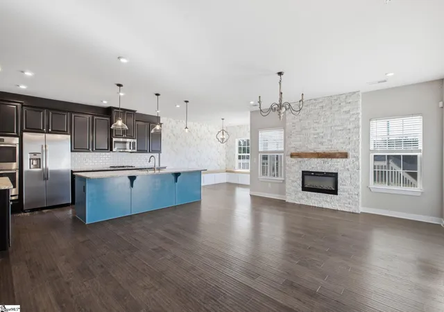 Photo 4 of Single family home for sale at 216 Edwin Ellis Dr, Greer, SC 29651 | MLS# 1603759 | Listing updated on 2026-09-14
