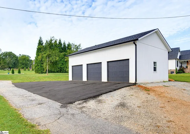 Photo 2 of Single family home for sale at 5301 Locust Hl Rd, Travelers Rest, SC 29690 | MLS# 1604827 | Listing updated on 2026-10-07