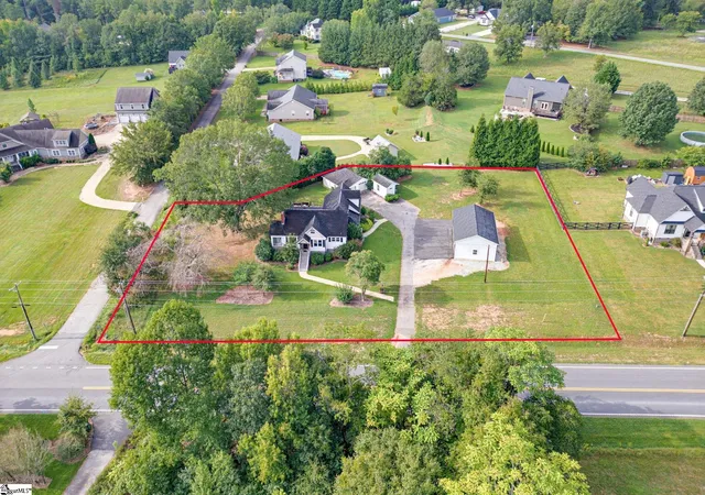 Photo 3 of Single family home for sale at 5301 Locust Hl Rd, Travelers Rest, SC 29690 | MLS# 1604827 | Listing updated on 2026-10-07