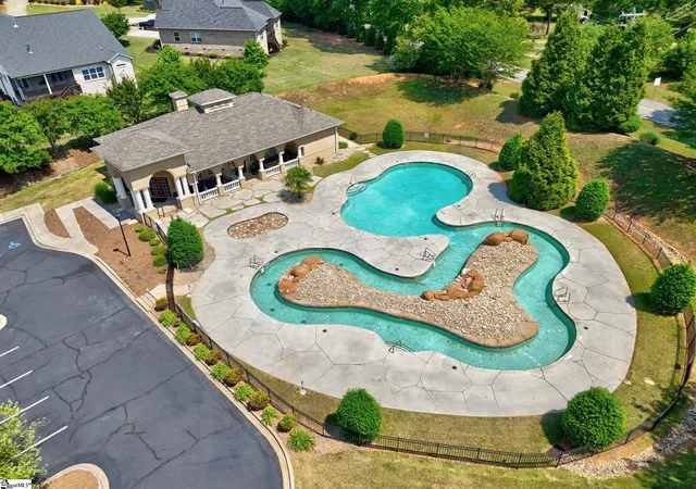 Photo 2 of Single family home for sale at 1027 Tuscany Dr, Anderson, SC 29621 | MLS# 1604433 | Listing updated on 2026-09-22