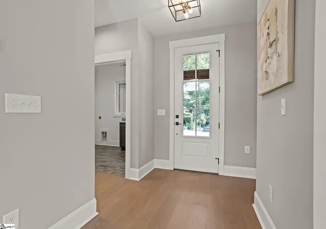 Photo 3 of Single family home for sale at 208 Forest Park Dr, Simpsonville, SC 29681 | MLS# 1604287 | Listing updated on 2026-10-02