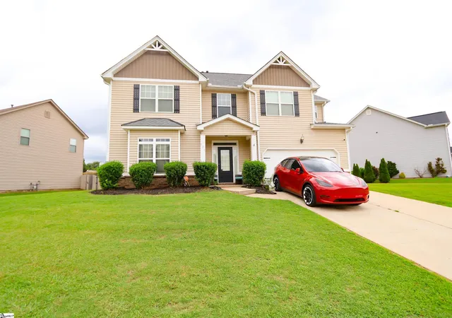 Photo 1 of Single family home for sale at 526 W Holloway Dr, Woodruff, SC 29388 | MLS# 1602633 | Listing updated on 2026-09-01