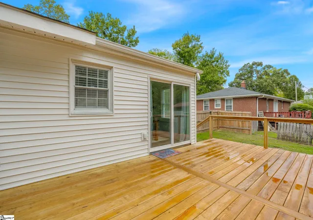 Photo 3 of Single family home for sale at 17 Cardinal Dr, Taylors, SC 29687 | MLS# 1603384 | Listing updated on 2026-09-10