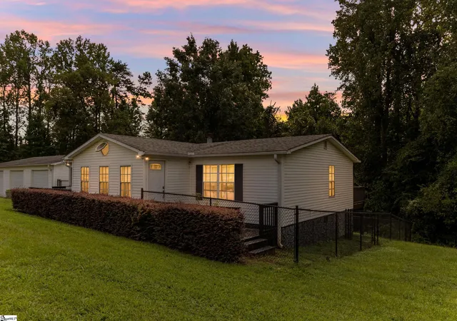 Photo 1 of Manufactured home for sale at 181 White Rd, Wellford, SC 29385 | MLS# 1603203 | Listing updated on 2026-09-10
