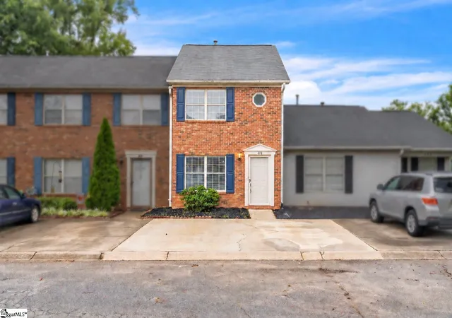 Photo 1 of Townhouse for sale at 404 W Townes Ct, Spartanburg, SC 29301 | MLS# 1598901 | Listing updated on 2026-09-14