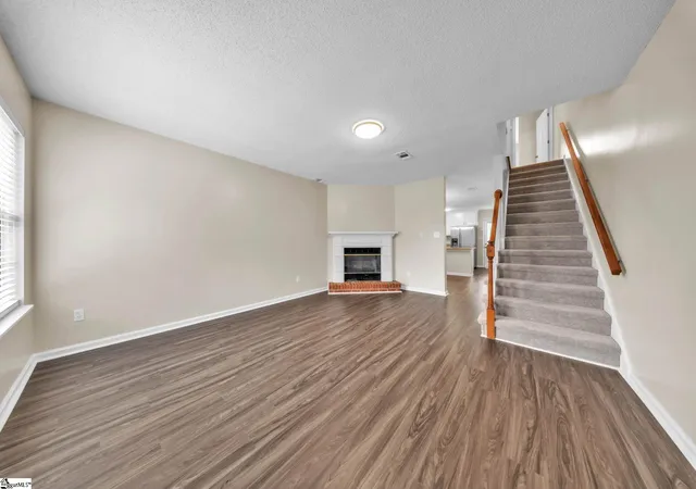 Photo 3 of Townhouse for sale at 404 W Townes Ct, Spartanburg, SC 29301 | MLS# 1598901 | Listing updated on 2026-09-14
