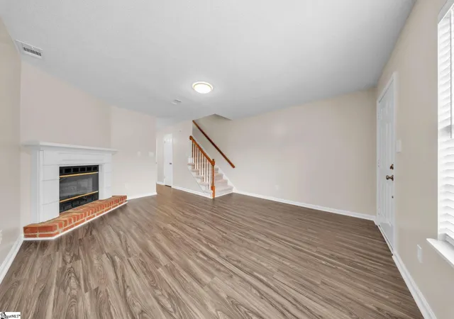 Photo 4 of Townhouse for sale at 404 W Townes Ct, Spartanburg, SC 29301 | MLS# 1598901 | Listing updated on 2026-09-14