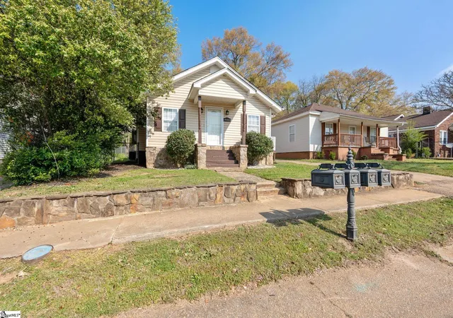 Photo 26 of Single family home for sale at 900 Green Ave, Greenville, SC 29605 | MLS# 1603894 | Listing updated on 2026-09-16