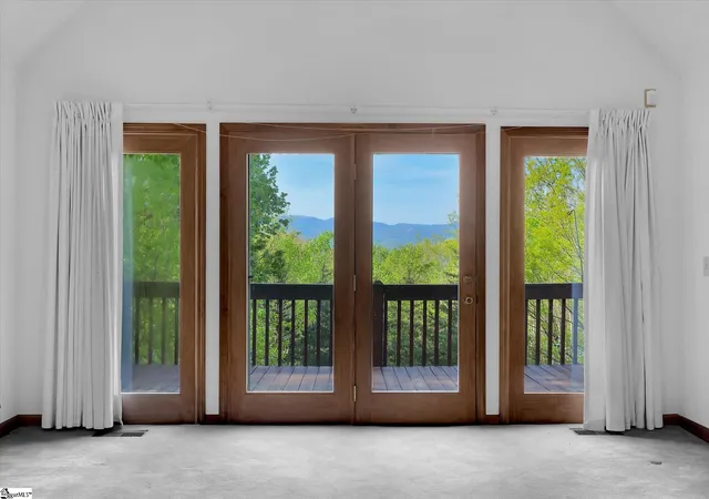 Photo 4 of Single family home for sale at 120 Packs Mountain Ridge Rd, Taylors, SC 29687 | MLS# 1587761 | Listing updated on 2026-09-14
