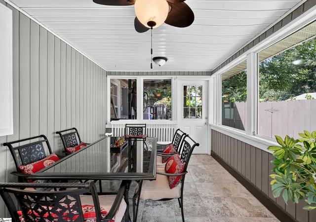 Photo 4 of Single family home for sale at 10 Westbrook Dr, Greenville, SC 29605 | MLS# 1603424 | Listing updated on 2026-09-10