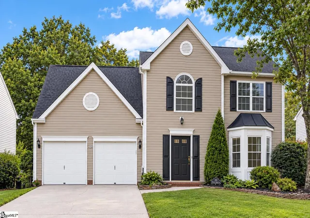 Photo 1 of Sale Pending at 102 Crossview Dr, Simpsonville, SC 29680 | MLS# 1605397 | Listing updated on 2026-10-23