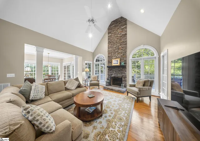 Photo 2 of Single family home for sale at 105 Wolf Run Dr, Simpsonville, SC 29681 | MLS# 1603496 | Listing updated on 2026-09-11