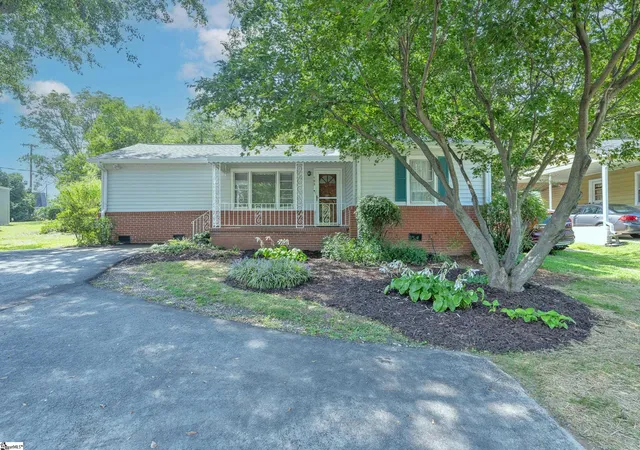 Photo 2 of Single family home for sale at 103 Piedmont Park Rd, Greenville, SC 29609 | MLS# 1602688 | Listing updated on 2026-09-03