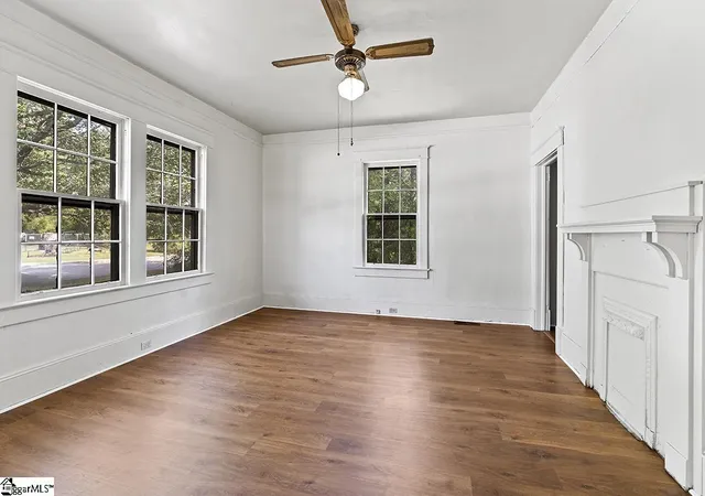 Photo 4 of Single family home for sale at 92 4th Street, Greenwood, SC 29646 | MLS# 1606395 | Listing updated on 2026-10-15