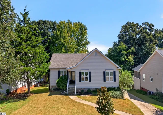 Photo 2 of Single family home for sale at 10 River Run, Greenville, SC 29605 | MLS# 1603863 | Listing updated on 2026-10-22