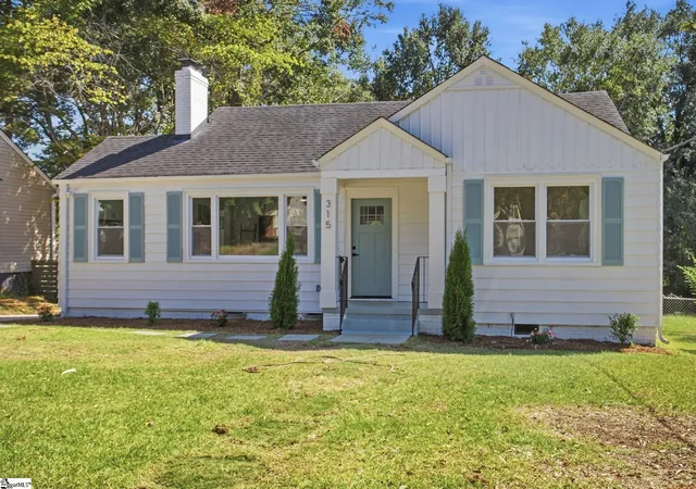 Photo 2 of Single family home for sale at 315 Potomac Ave, Greenville, SC 29605 | MLS# 1604203 | Listing updated on 2026-09-23