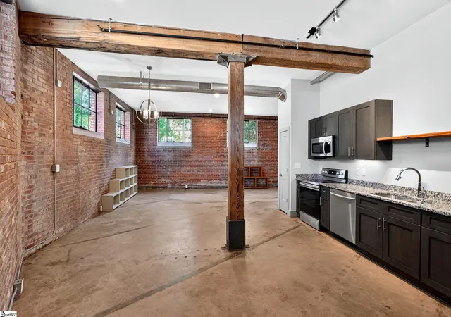Photo 3 of Condo for sale at 806 Green Ave #131, Greenville, SC 29605 | MLS# 1603474 | Listing updated on 2026-09-10