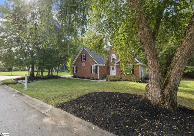 Photo 3 of Single family home for sale at 4 Plum Crk Ln, Greenville, SC 29607 | MLS# 1604244 | Listing updated on 2026-10-21