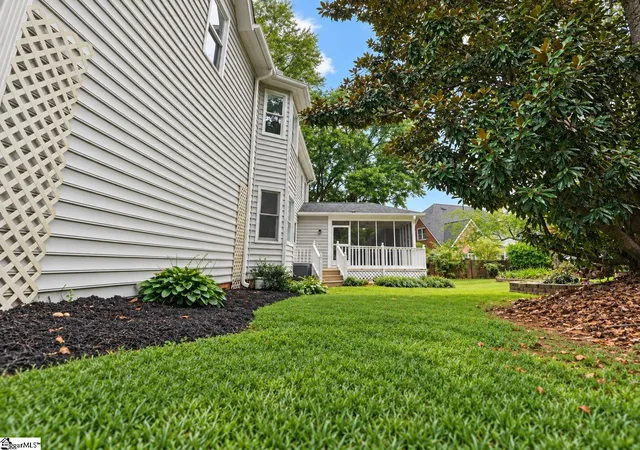 Photo 3 of Single family home for sale at 101 Gilderview Dr, Simpsonville, SC 29681 | MLS# 1603878 | Listing updated on 2026-09-30