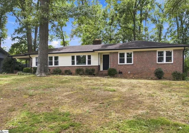 Photo 1 of Single family home for sale at 207 Melbourne Ln, Greenville, SC 29615 | MLS# 1603218 | Listing updated on 2026-09-09