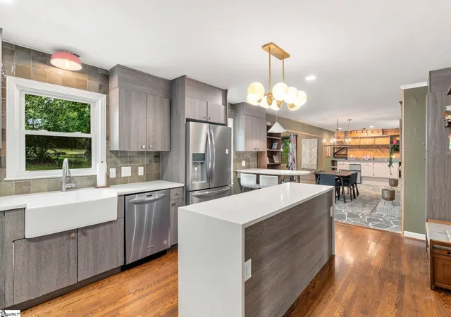 Photo 2 of Single family home for sale at 207 Melbourne Ln, Greenville, SC 29615 | MLS# 1603218 | Listing updated on 2026-09-09