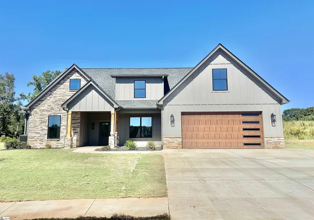 Photo 1 of Single family home for sale at 324 Stagmore Ct, Lyman, SC 29365 | MLS# 1605143 | Listing updated on 2026-09-28