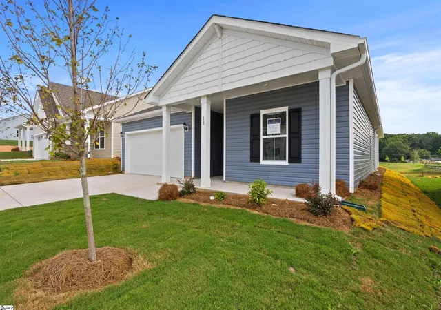 Photo 2 of Sale Pending at 437 Beautyberry St, Simpsonville, SC 29681 | MLS# 1605264 | Listing updated on 2026-10-02