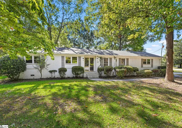 Photo 2 of Sale Pending at 200 Lanewood Dr, Greenville, SC 29607 | MLS# 1605731 | Listing updated on 2026-10-13