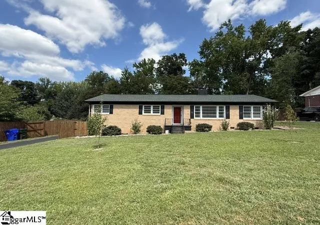 Photo 1 of Single family home for sale at 207 Azalea Ct, Greenville, SC 29615 | MLS# 1603491 | Listing updated on 2026-09-10