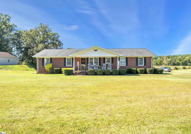 Photo 1 of Single family home for sale at 233 Bailey Rd, Buffalo, SC 29321 | MLS# 1605240 | Listing updated on 2026-10-16