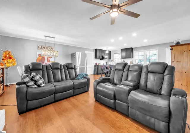 Photo 2 of Single family home for sale at 233 Bailey Rd, Buffalo, SC 29321 | MLS# 1605240 | Listing updated on 2026-10-16