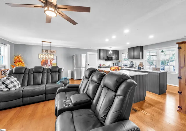 Photo 3 of Single family home for sale at 233 Bailey Rd, Buffalo, SC 29321 | MLS# 1605240 | Listing updated on 2026-10-16
