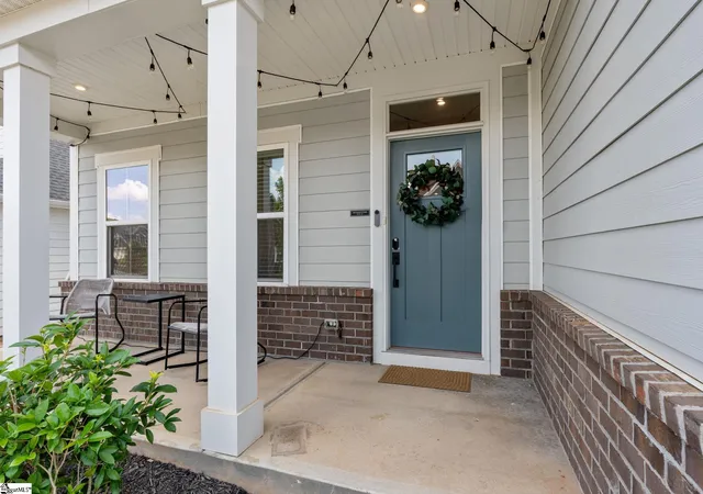 Photo 2 of Single family home for sale at 605 Vestrella Rd, Greenville, SC 29605 | MLS# 1597446 | Listing updated on 2026-09-03