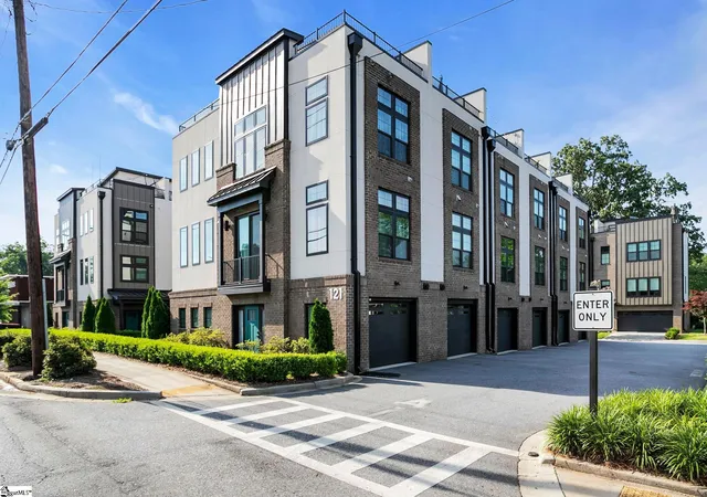 Photo 2 of Townhouse for sale at 121 W Stone Ave #UNIT 6, Greenville, SC 29609 | MLS# 1603394 | Listing updated on 2026-09-11